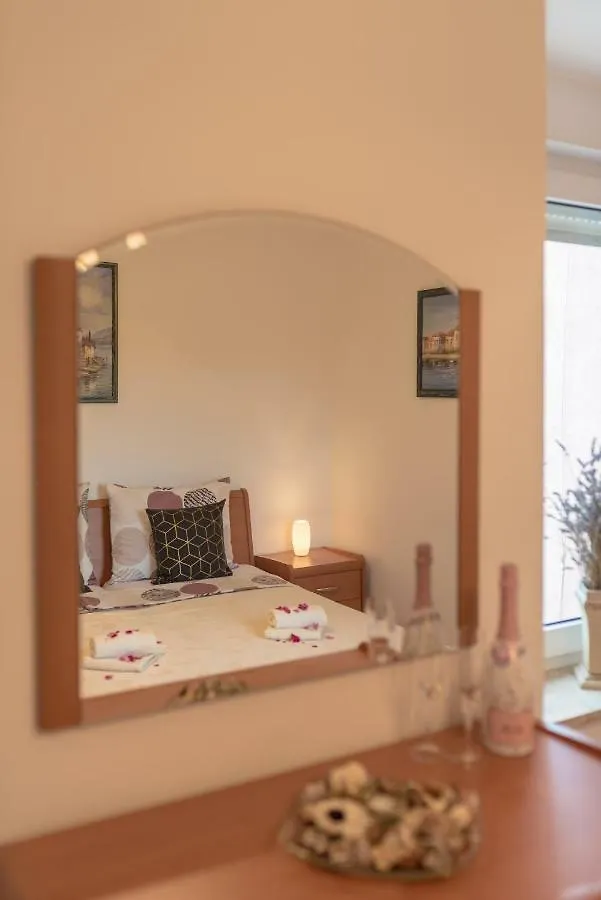 Apartment Paula Jadranovo 0*,